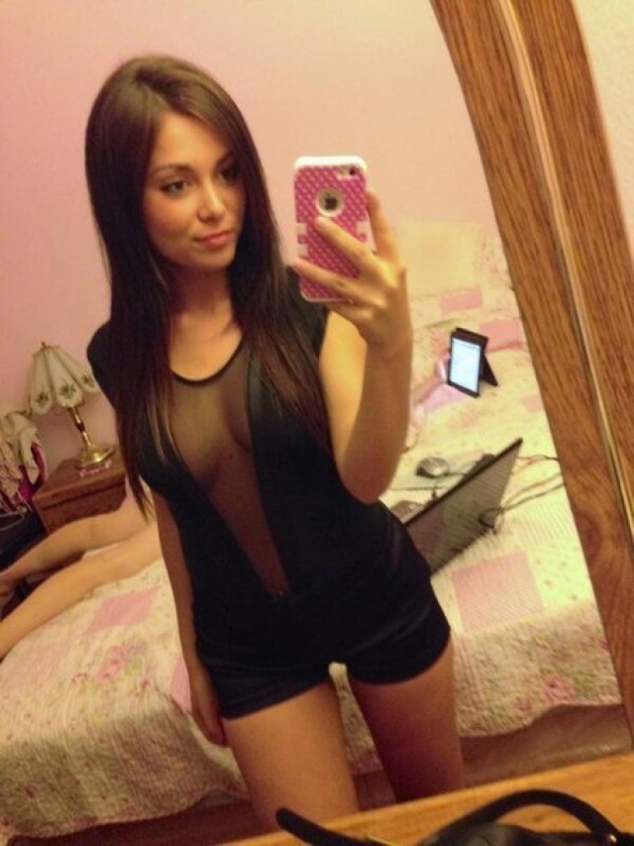 sexy boobs dress selfie